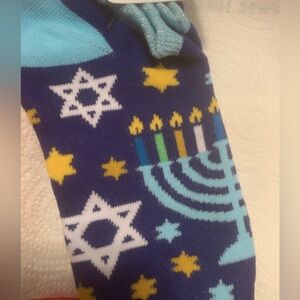 Celebrate It Blue and Yellow Men’s Menorah Star print Hanukkah Socks NEW NWT